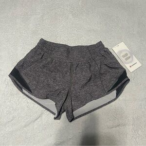 Lululemon Hotty Hot Short low rise 2.5"